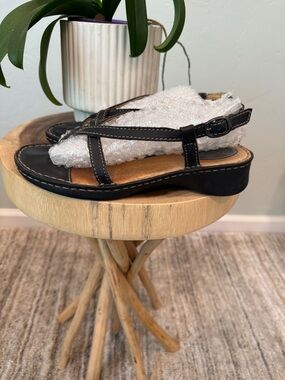 Born Black Leather Slingback T-Strap Sandals